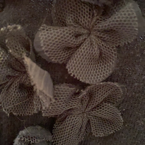 ABERCROMBIE FLORAL BUT FRONT SWEATER - Picture 7 of 7